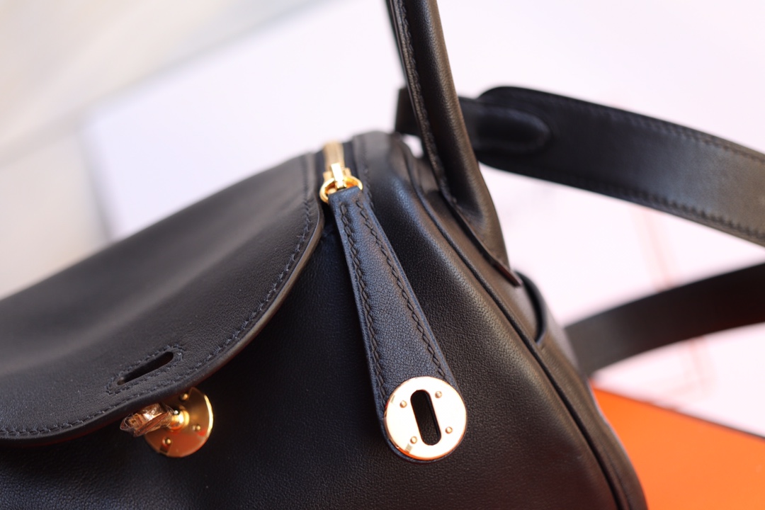 에르메스 미니 린디백19 블랙 금장 스위프트